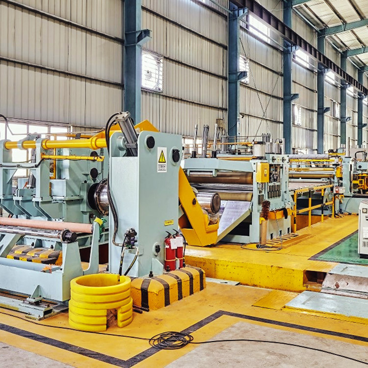 Unwinding and leveling high speed flying shear line